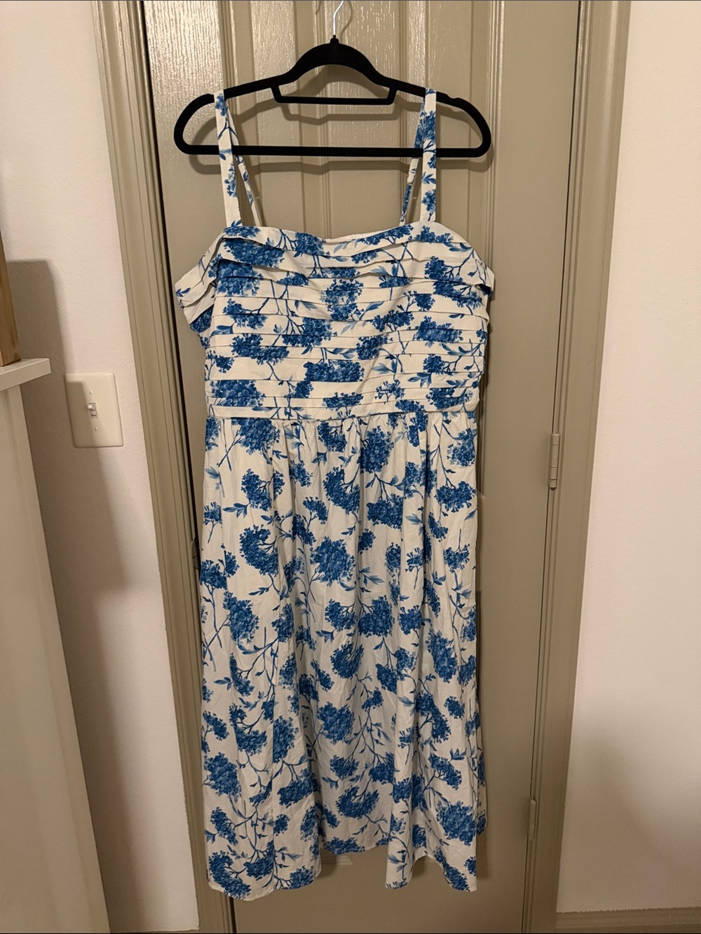 Abercrombie & Fitch White Midi Dress with Blue Floral Print